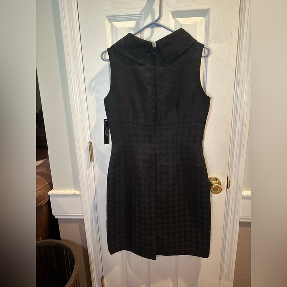 NWT Tahari ASL Black Alan Textured Shift Dress Cowl Neck Sz 6 Gold Accent - Picture 2 of 10